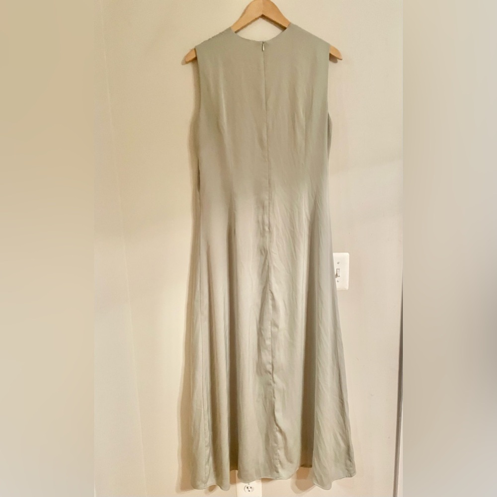 Veiled Collection Sage Eva Essential Sleeveless Maxi Dress Size Medium - Picture 2 of 12
